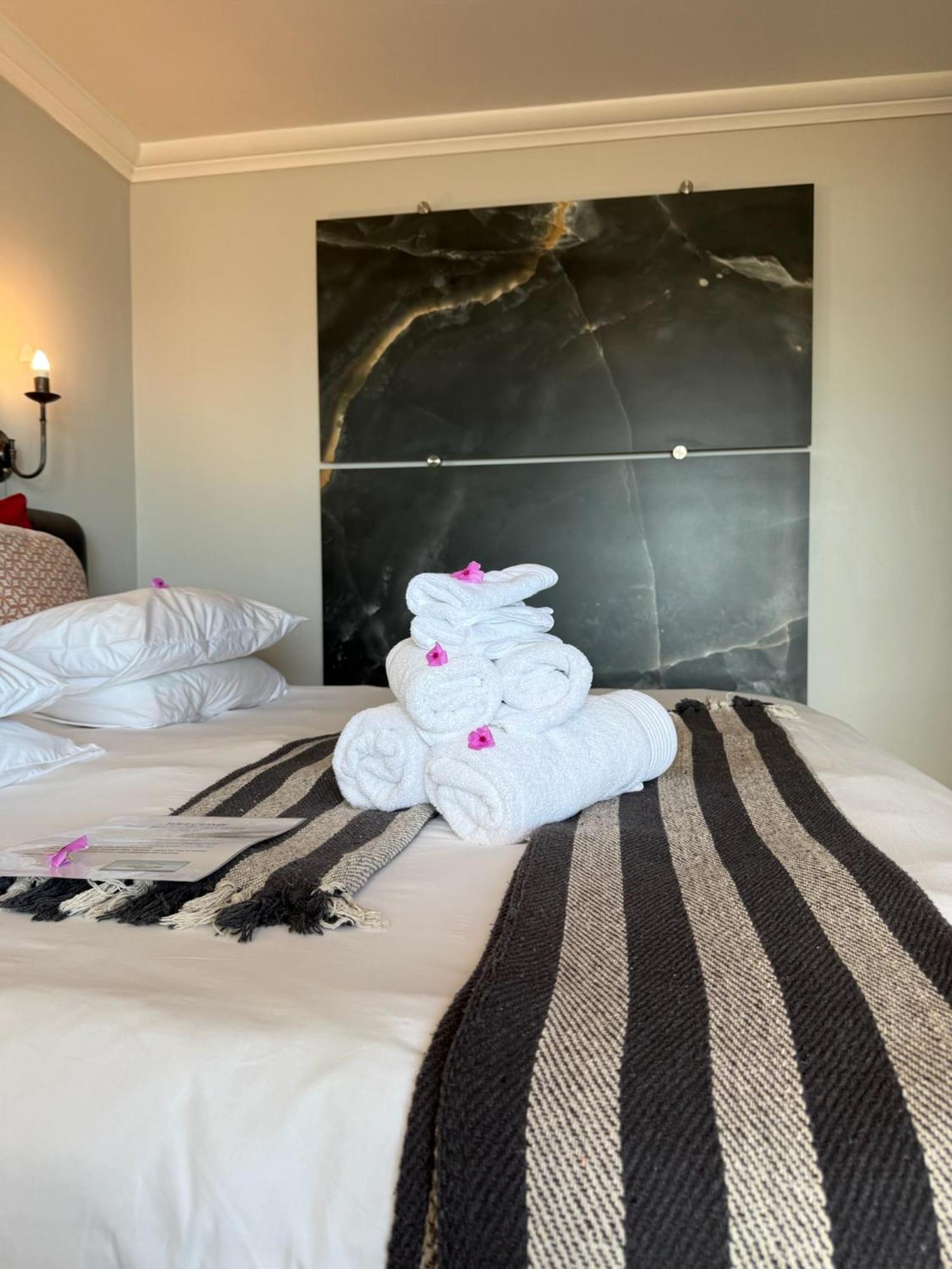Dolphin Dunes Guesthouse Wilderness Ngoại thất bức ảnh