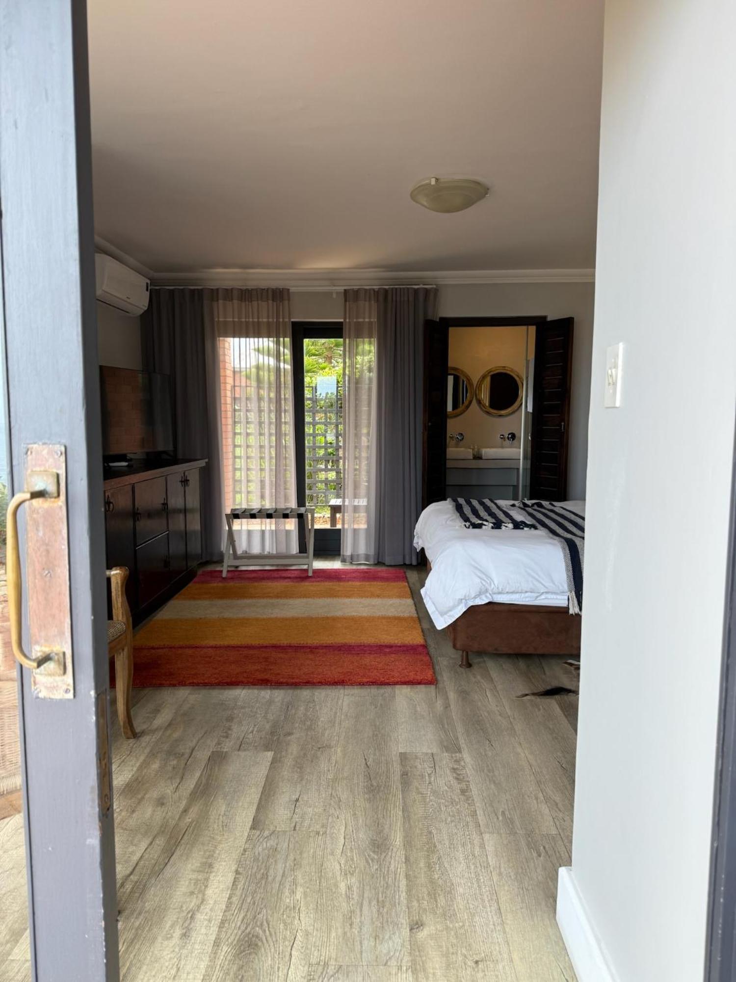 Dolphin Dunes Guesthouse Wilderness Ngoại thất bức ảnh